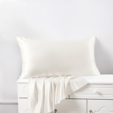 Ivory 22 Momme Mulberry Silk Pillowcase with Hidden Zipper